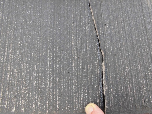 ひび割れ 拡大版