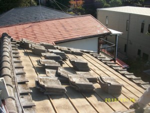 屋根修理　火災保険　地震保険