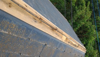梅雨前の屋根修理
