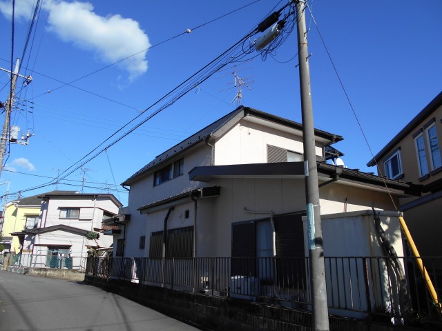 気になる梅雨前の雨漏り修理