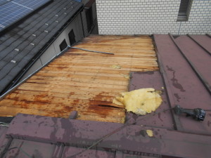 屋根修理　雨漏り補修　災害対策