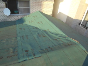 雨漏り　災害対策　屋根修理　
