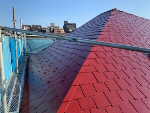 劣化したスレート屋根を一新！防水・遮熱機能を回復させる重要な塗装工程