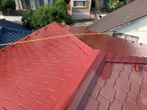 屋根の防水機能回復：高圧洗浄、縁切り、シリコン塗料塗布による丁寧な施工