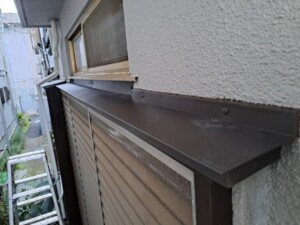 夏ごろから気になっていた、窓サッシ上部からの雨漏り　原因は2つありました