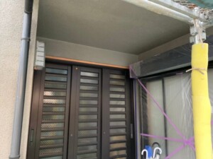 建物外部の塗装工事：徹底養生が叶える高品質な仕上げと新しい外壁の色合い