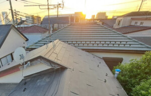屋根の葺き替えの検討のご相談を受けて。メリットと工程のご説明と施工例