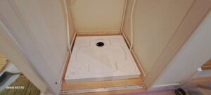 突然の洗濯機排水エラー！水漏れの原因特定と防水パン設置による安心対策術