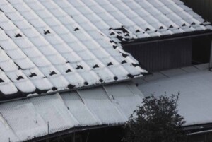 1年間を通した条件の違いで屋根、外壁リフォーム時期の計画と検討を