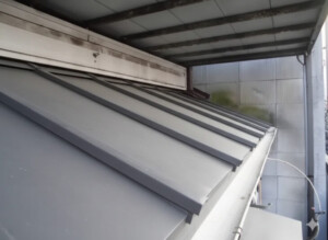 実家の屋根修理：高齢の母が安心して暮らせるよう、低予算で叶えた葺き替え記