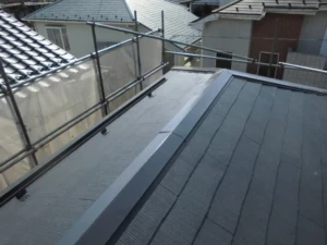 雨漏りの不安を解消！棟包みの浮き修理とタスペーサー施工で蘇る安心の屋根塗装