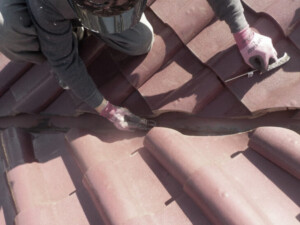 雨水の排水に欠かせない屋根と屋根がくっついて谷になった溝