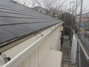 雨樋の途中から雨漏りが！あって当たり前の物が無くなると困るケース