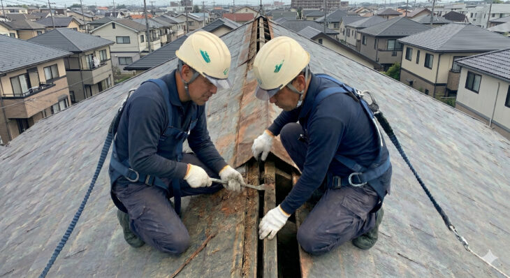 棟板金交換工事の既存板金撤去