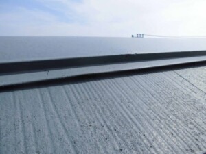 浮いている？！建物にも雨漏り防止にも重要なパーツが雨漏りの原因に