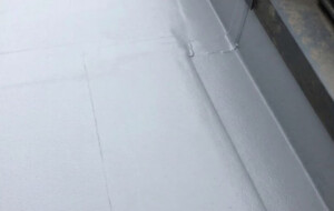 雨漏りの不安を解消！3階建てコンクリート造の屋上の防水改修工事