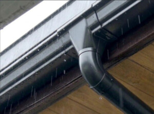 雨どい修繕事例！水漏れの原因解決から工事完了までの流れをご紹介
