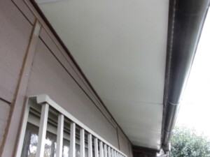 軒天のシミやカビから分かる雨漏りの原因と修繕方法について